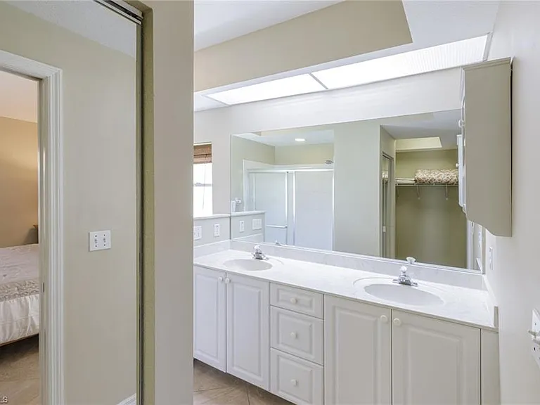 5502 Greenwood Cir #1 — Photo 13