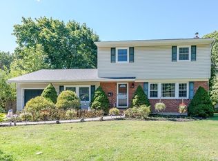 41 Sarina Dr, Commack, NY 11725