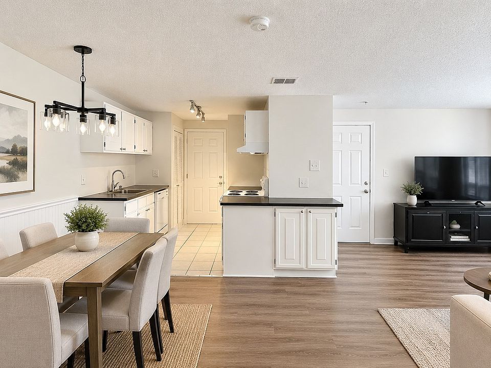 1st image of 14 Walden Dr APT 4