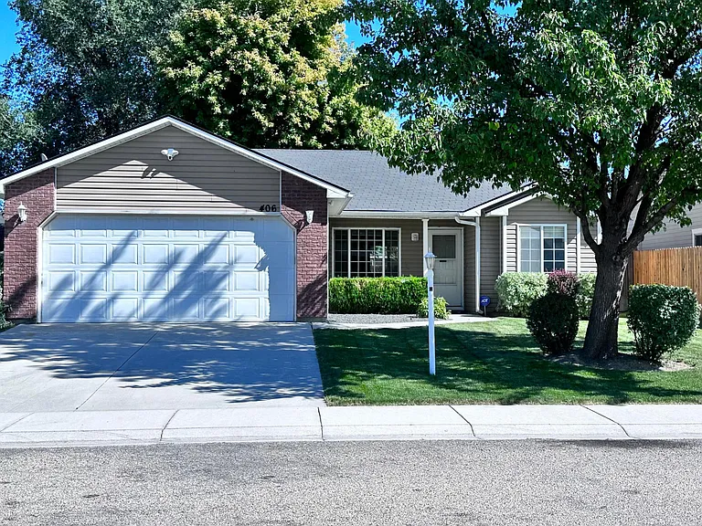 406 Pietra Way — Photo 3