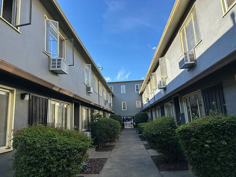 Alexander's Place at 1625 H ~ Discover Timeless Charm in the Heart of it All! — Photo 39