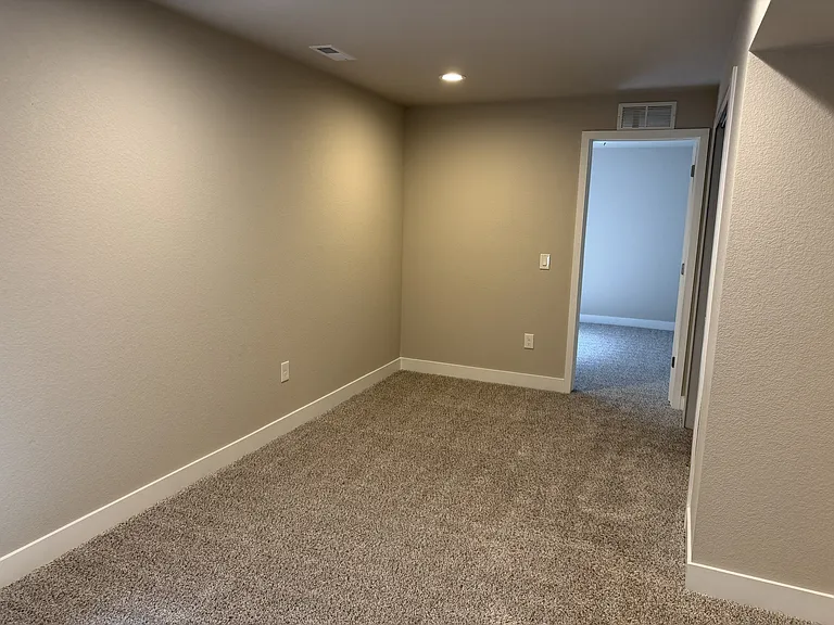 6707 Dragontail Ter — Photo 26