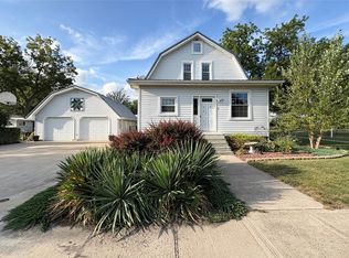 807 Sadone St E, Grand Junction, IA 50107