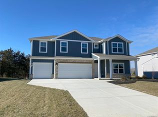 3677 Heritage Farm Ln, Amelia, OH 45102