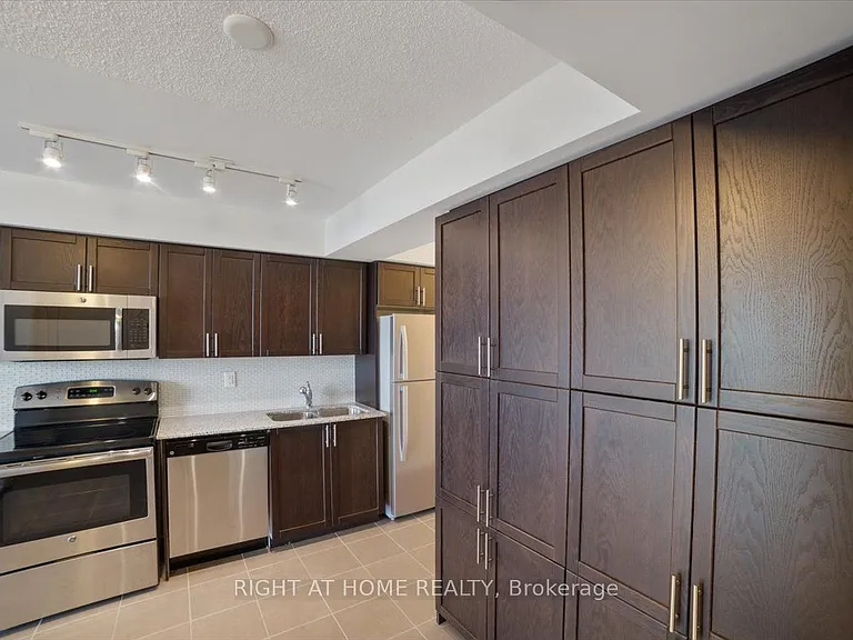 830 Lawrence Ave W #537 — Photo 12