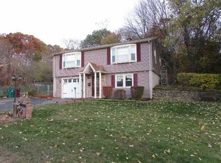 716 Knollwood Dr, Woonsocket, RI 02895