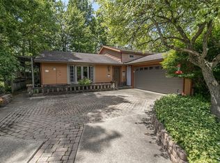 20245 Arlington Dr, Strongsville, OH