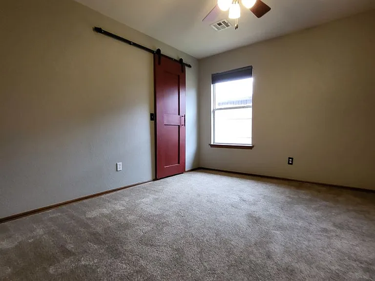 3517 Glisten St — Photo 17