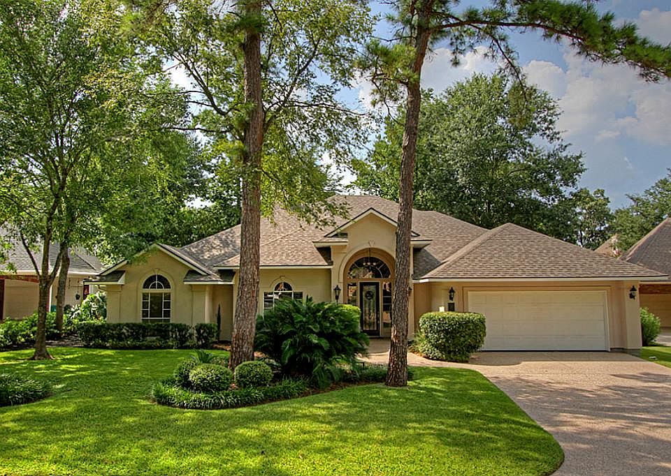 Welcome home to 6 Treasure Cove Drive!