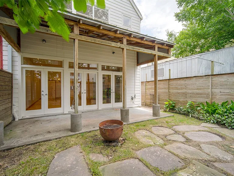5425 Dickson St — Photo 22