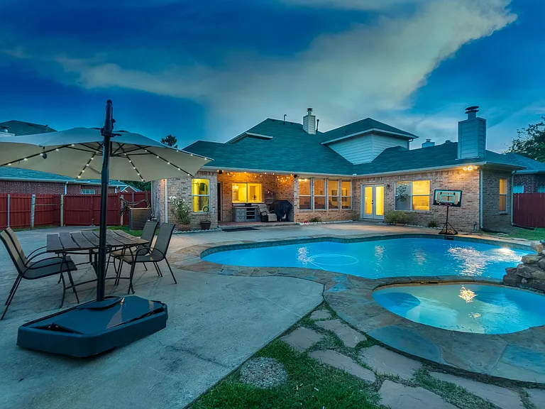 3205 Vinson Ct — Photo 1