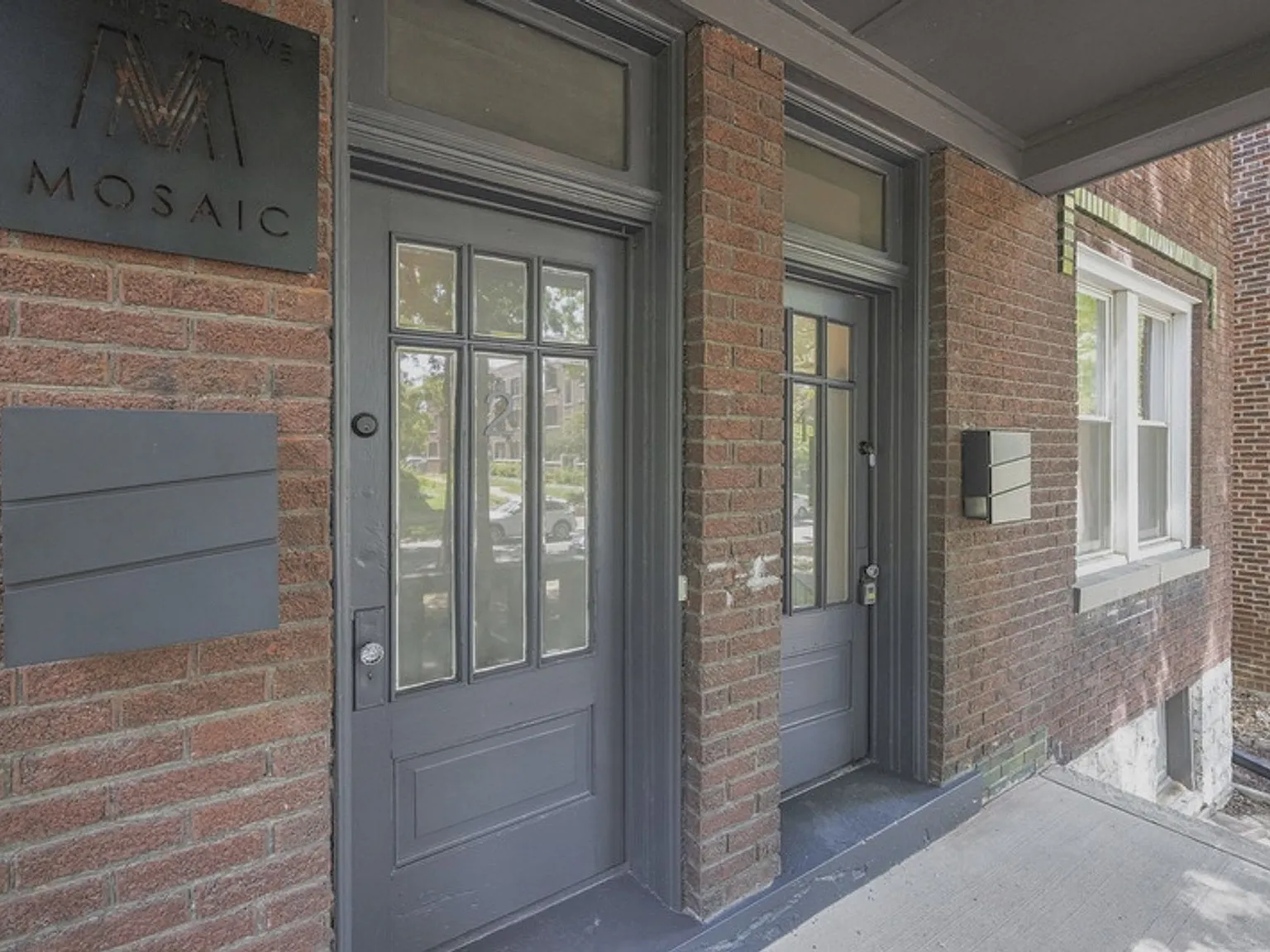 725 Interdrive St- MOSAIC — Photo 2