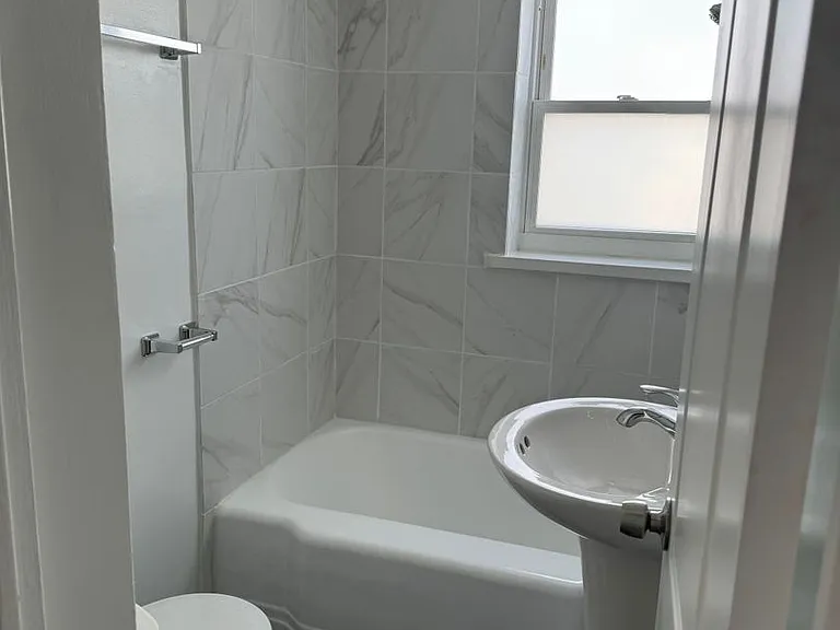 Maple Commons Apartments — Photo 38