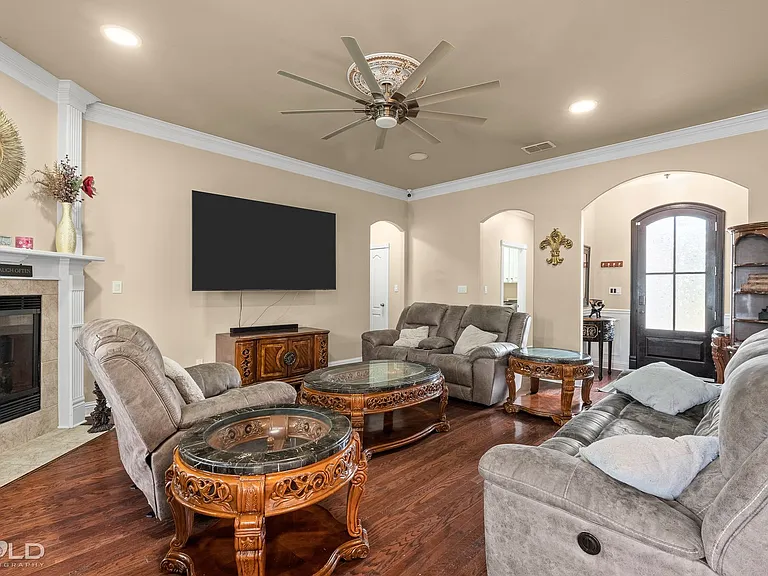 410 Half Moon Ln — Photo 17