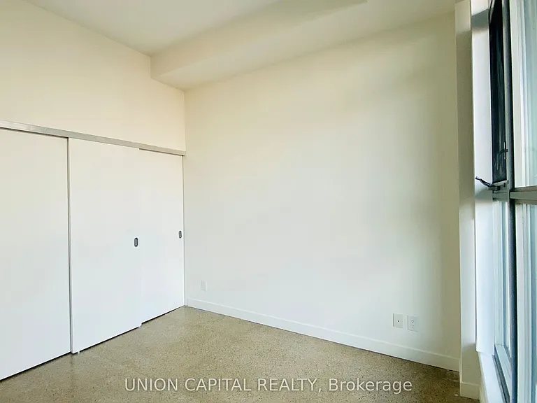 510 King St E #607 — Photo 5
