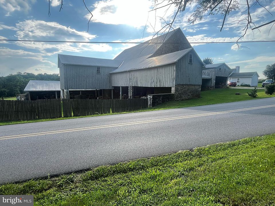 2nd image of 114 Chandler Mill Rd