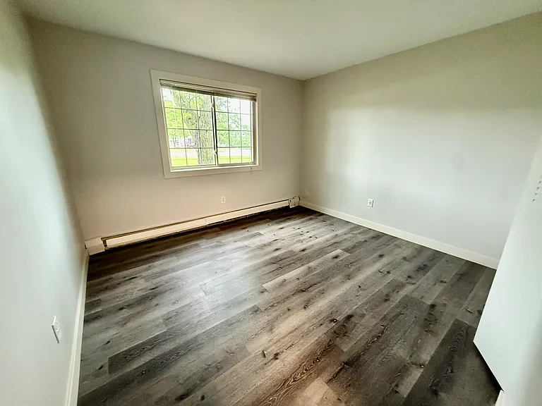 Middleton Commons — Photo 23