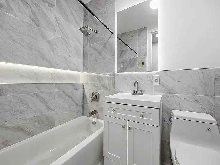 136 Cornelia St #2 — Photo 3