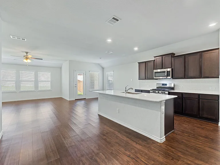 3609 Sabine Dr — Photo 9