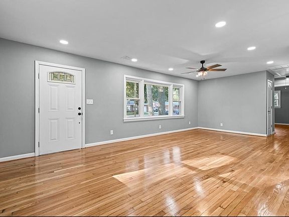 2nd image of 278 Eastwood Dr