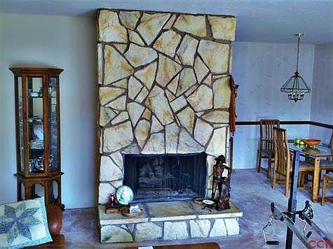 5th image of 615 Piney Way APT D