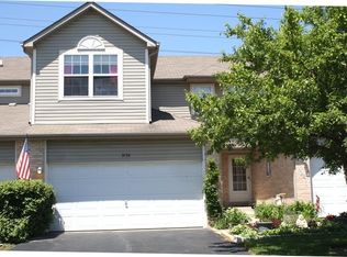 2154 W Adobe Dr, Addison, IL 60101