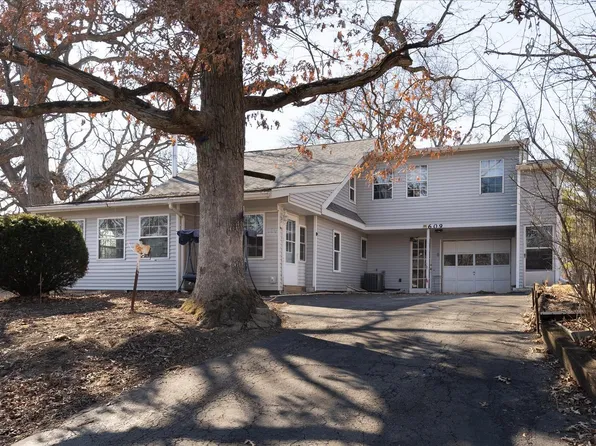 609 N Lincoln St, Utica, IL 61373