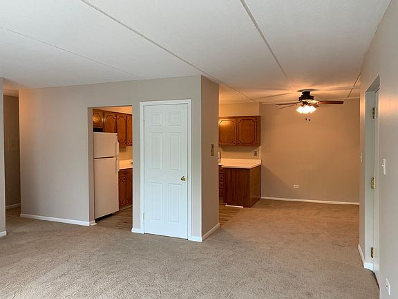 4th image of 442 Crescent Blvd #C4