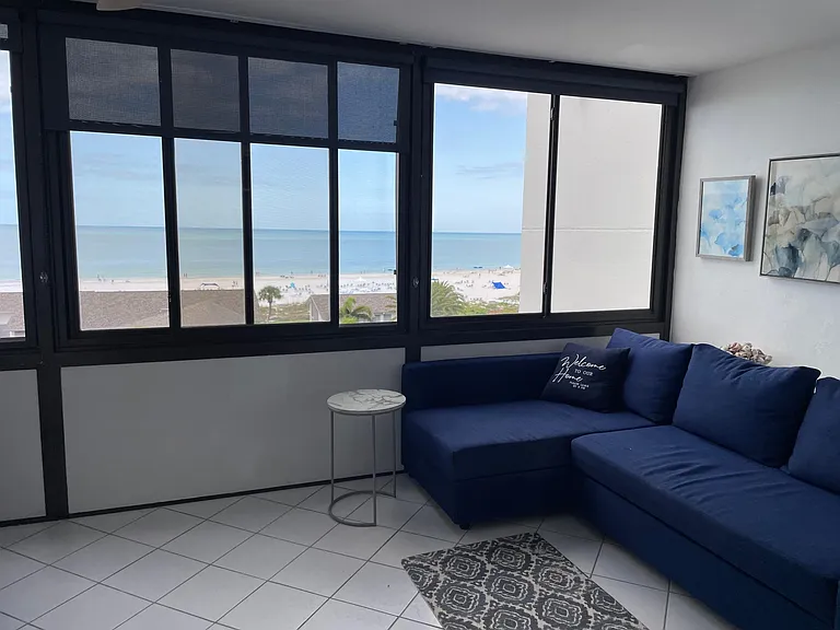 1055 W Peppertree Dr #501 — Photo 40