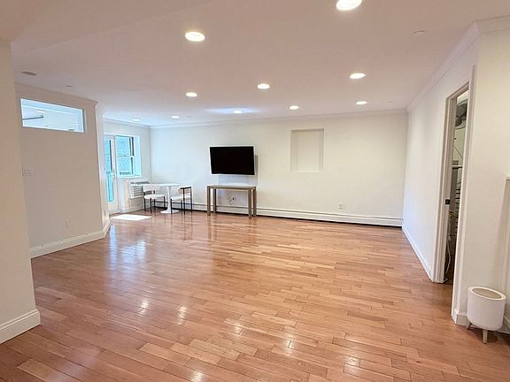 4th image of 8371 116th St APT 5A