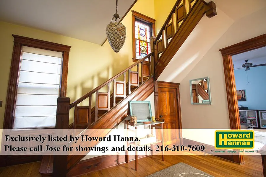 1749 W 32nd St photo 1