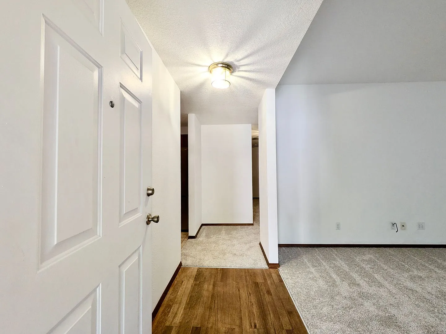 Charming 3-Bed, 2-Bath Single-Level Home with 3-Car Garage in an Excellent Location in Tigard! — Photo 3