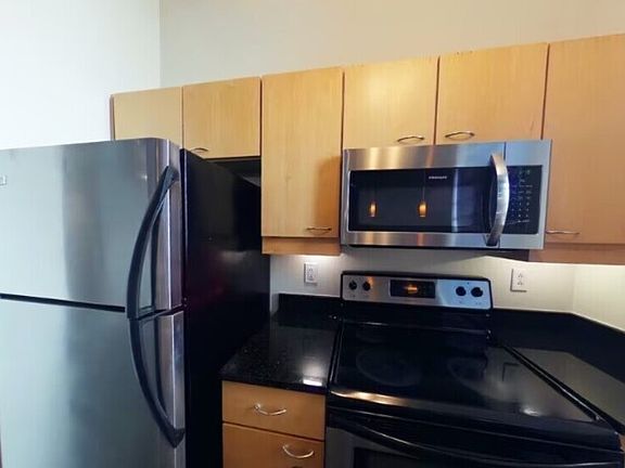 5th image of 1011 W Marshall St #127