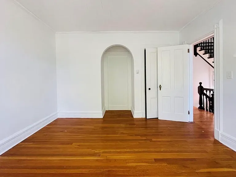 330 Van Duzer St #2 — Photo 7