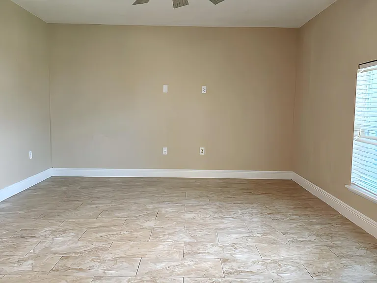 1718 Sawgrass Dr SW — Photo 12