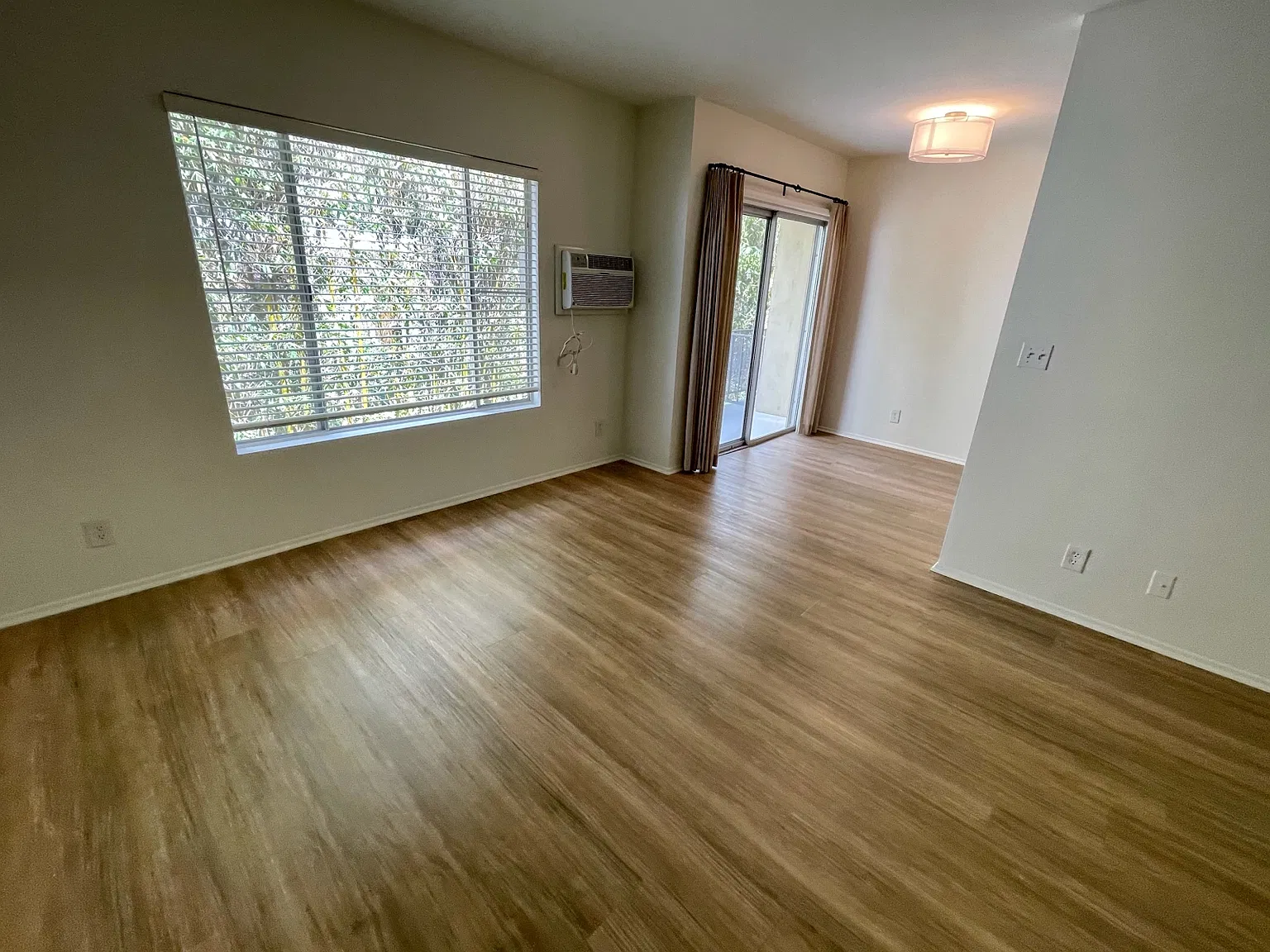 2 bed, 2.0 bath, $2,995 — Photo 2