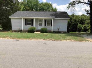 402 Crosson St, Newberry, SC 29108