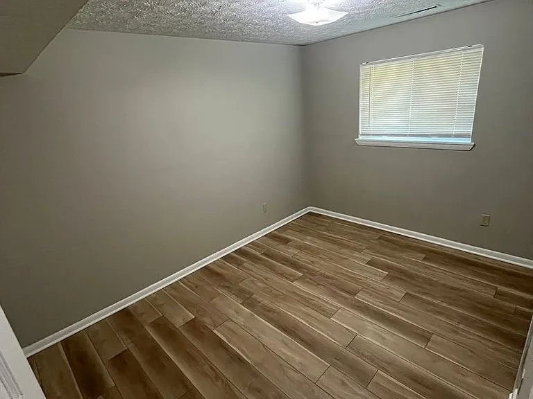 8917 Middlebranch Ave NE — Photo 5