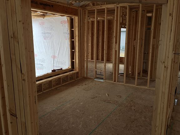 3rd image of 1419 Mamerow Ln W
