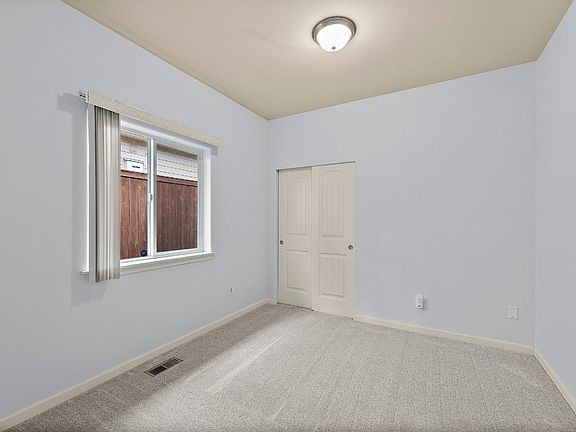 3rd image of 10109 Terra Valley St SE