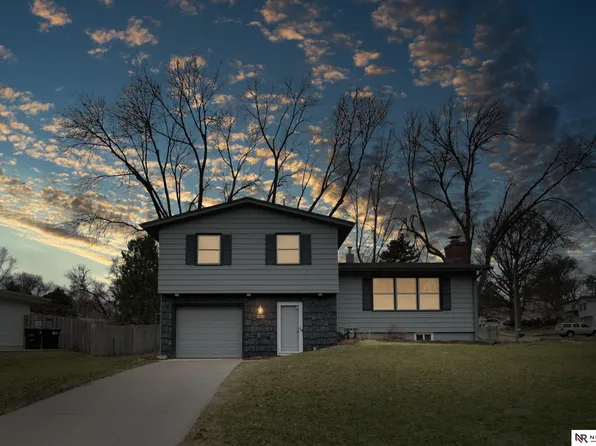 3220 Cottonwood Ln, Omaha, NE 68134