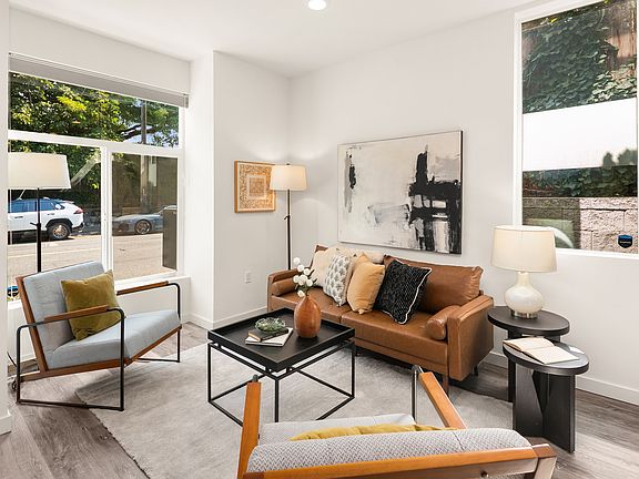 5th image of 4919 Meridian Ave N #1