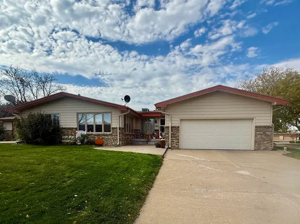 4004 Hiawatha W, Sioux City, IA 51104