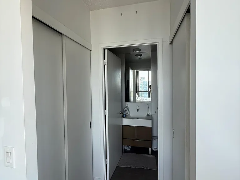 110 Charles St E #3506 — Photo 11