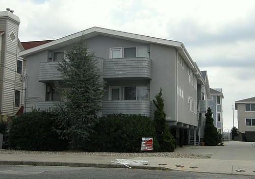 1st image of 1709 Wesley Ave APT A