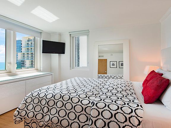 4th image of 2301 Collins Ave APT 1138