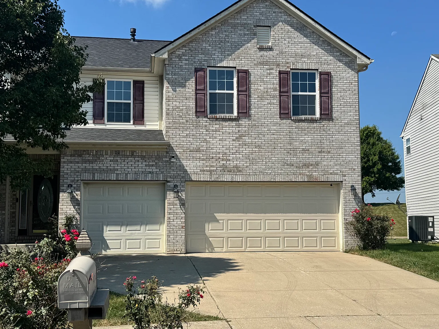 5 bed, 3100 sqft, $2,700 — Photo 1