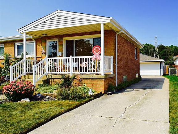 3rd image of 253 Cherry Ln