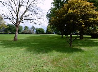 102 Johanna Dr, Sandwich, IL 60548