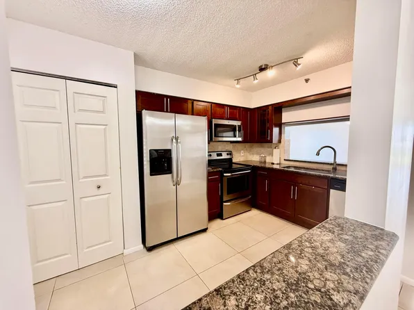14425 Strathmore Lane #302, Delray Beach, FL 33446